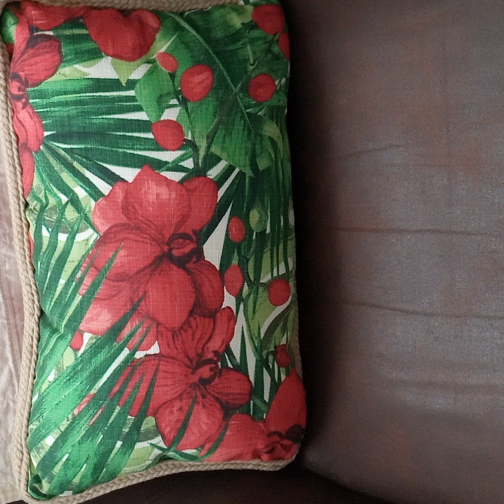 Floral Back Cushion With Plaited Corded Edge (11.5" x 18.5")